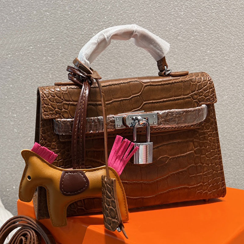 Women Handbags Tote Bag Crossbody Shoulder Bag Crocodile Pattern Removable Strap Silver Hardware Pony Genuine Leather Handbag Purse classic Lady Wallets
Women Handbags Tote Bag Crossbody Shoulder Bag Crocodile Pattern Removable Strap Silver Hardware Pony Genuine Leather Handbag Purse classic Lady Wallets