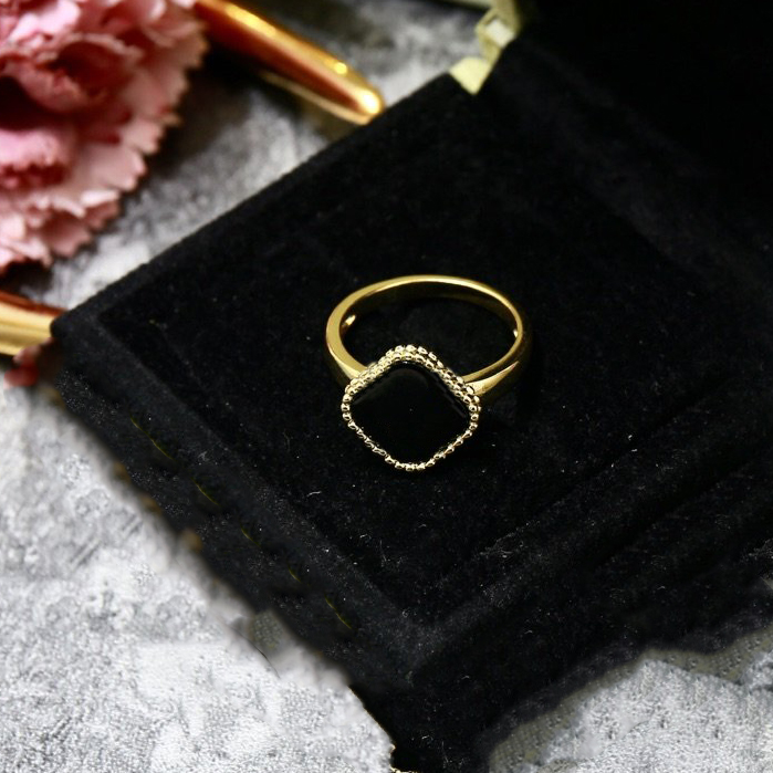 Designer Ring Women Clover Rings Wedding Ring Couple Gift Woman Engagement Party Loves Fashion Luxury van
Designer Ring Women Clover Rings Wedding Ring Couple Gift Woman Engagement Party Loves Fashion Luxury van