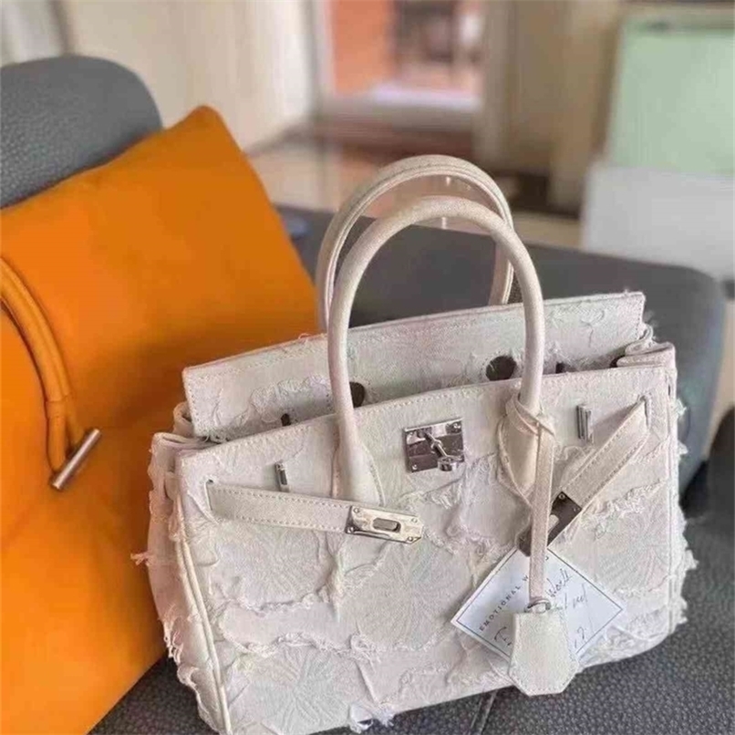 herme Designer Birkins Bags Herme Emotional world niche handbag titched denim canva bag large, Beige
herme Designer Birkins Bags Herme Emotional world niche handbag titched denim canva bag large, Beige