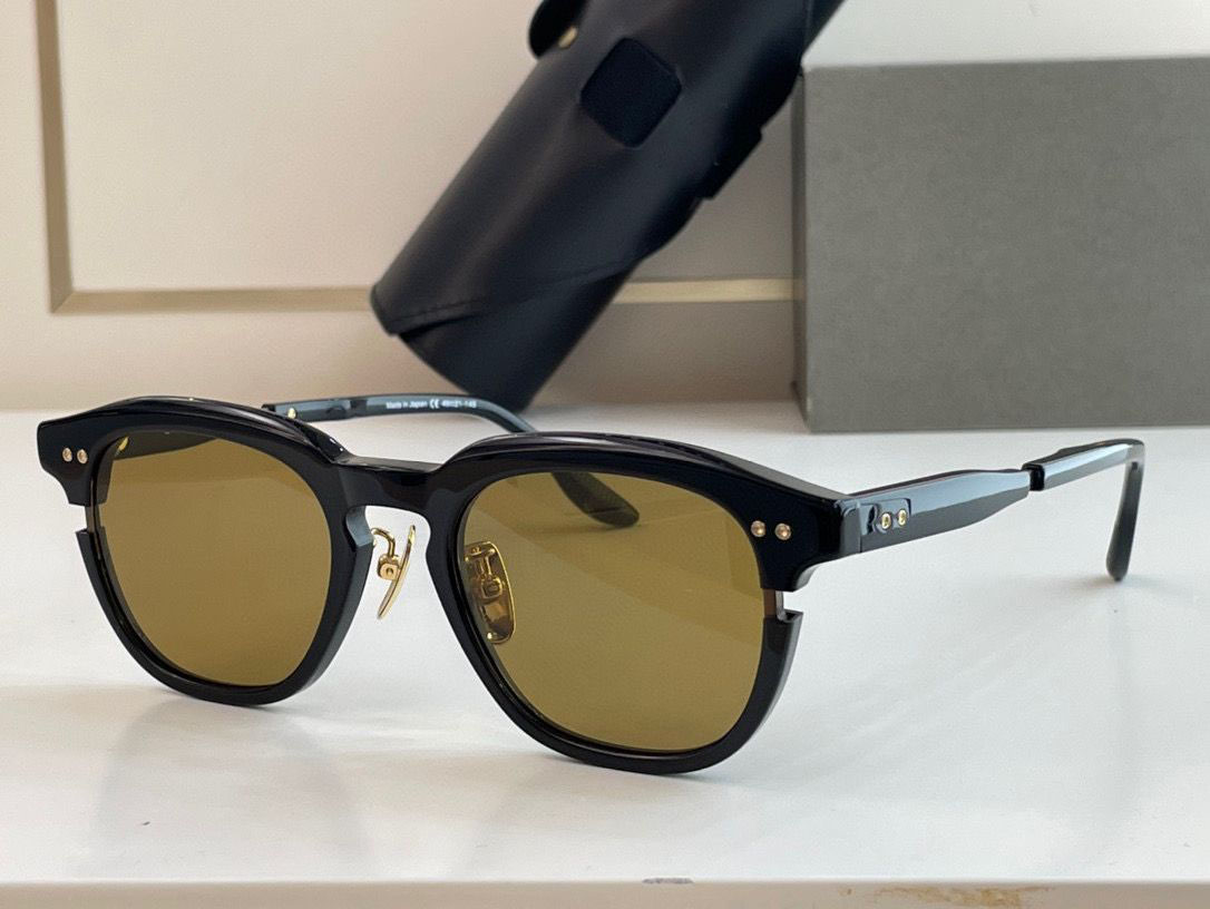 Womens Sunglasses For Women Men Sun Glasses Mens 702 Fashion Style Protects Eyes UV400 Lens Top Quality With Random Box
Womens Sunglasses For Women Men Sun Glasses Mens 702 Fashion Style Protects Eyes UV400 Lens Top Quality With Random Box