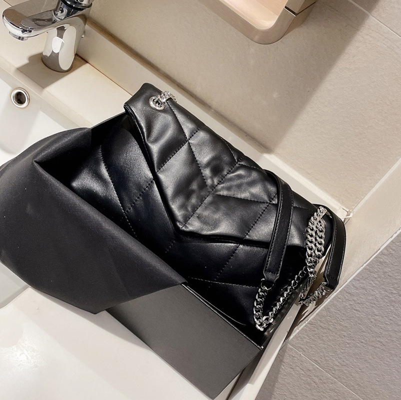 Top quality flap Crossbody Designer Bags wallets Ladies Soft leather large capacity Totes womens Fashion Quilted Handbag Black chain shoulder bag Lady Purse, Gold
Top quality flap Crossbody Designer Bags wallets Ladies Soft leather large capacity Totes womens Fashion Quilted Handbag Black chain shoulder bag Lady Purse, Gold