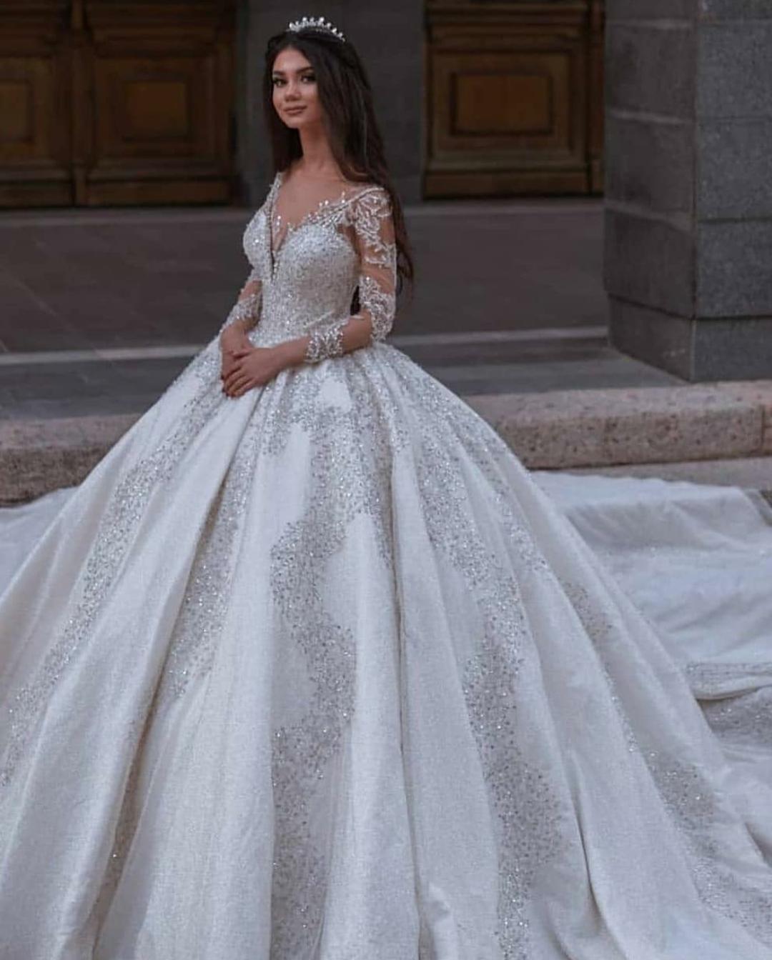 Luxury Arabic Princess Wedding Dresses 2022 Illusion Long Sleeve Puffy Skirt Crystal Beaded Applique Bridal Dress robes de mariée