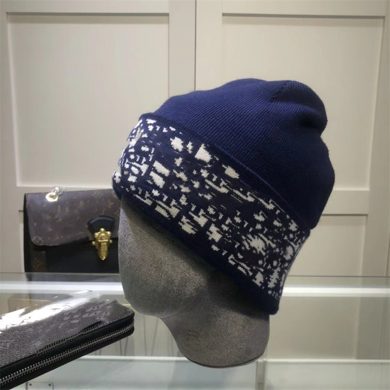 Winter Desingers Luxurys Beanie Warm Knitted Cap Ear Protection Casual Temperament Cold Cap Ski Caps Europe Tide 3 colors option to choose good nice1
Winter Desingers Luxurys Beanie Warm Knitted Cap Ear Protection Casual Temperament Cold Cap Ski Caps Europe Tide 3 colors option to choose good nice1