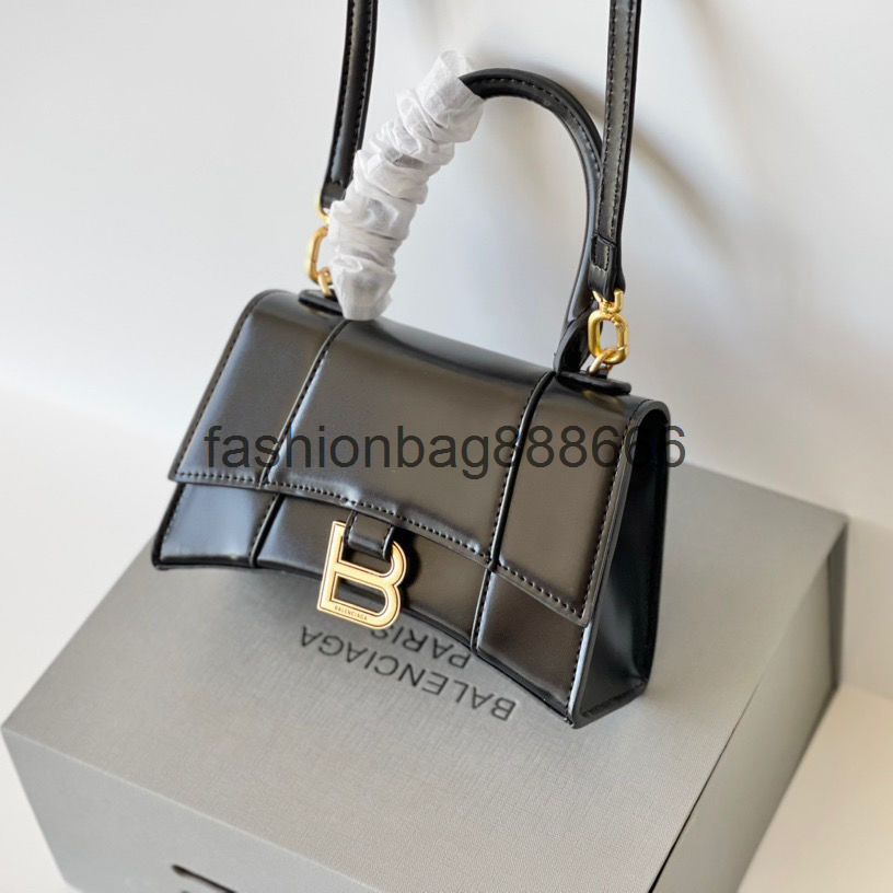 Bbalencaigas Bag Designer Shoulder Bags 2022 Selling Black Leather Hourglass Handbag Messenger Small Fashionable Versatile Foreign Style
Bbalencaigas Bag Designer Shoulder Bags 2022 Selling Black Leather Hourglass Handbag Messenger Small Fashionable Versatile Foreign Style