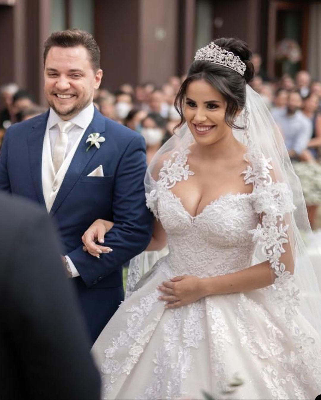 Luxurious Ball Gown Wedding Dresses Off Shoulder Puffy Skirt Tulle Lace Flowers Elegant Bride Dress Wedding Gowns Custom Made