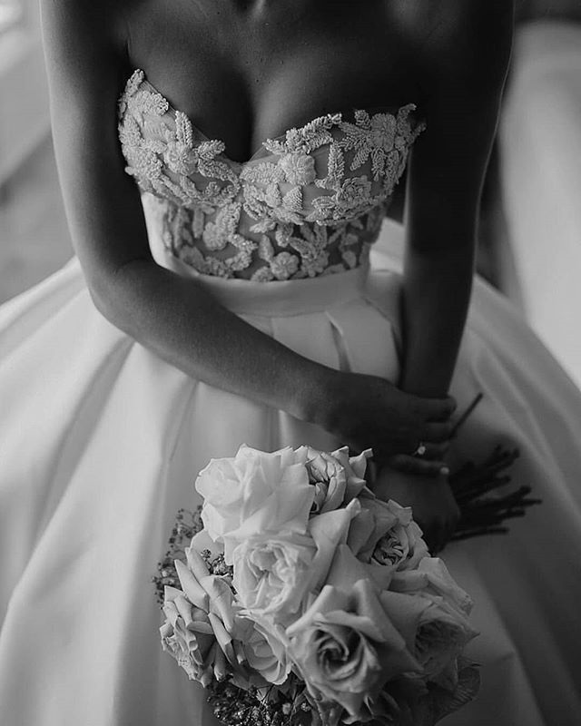 Elegant Appliques Wedding Dress Strapless Satin Simple Ball Gown For Woman Custom Made Sweep Train Bridal Dresses Robe De Mariée