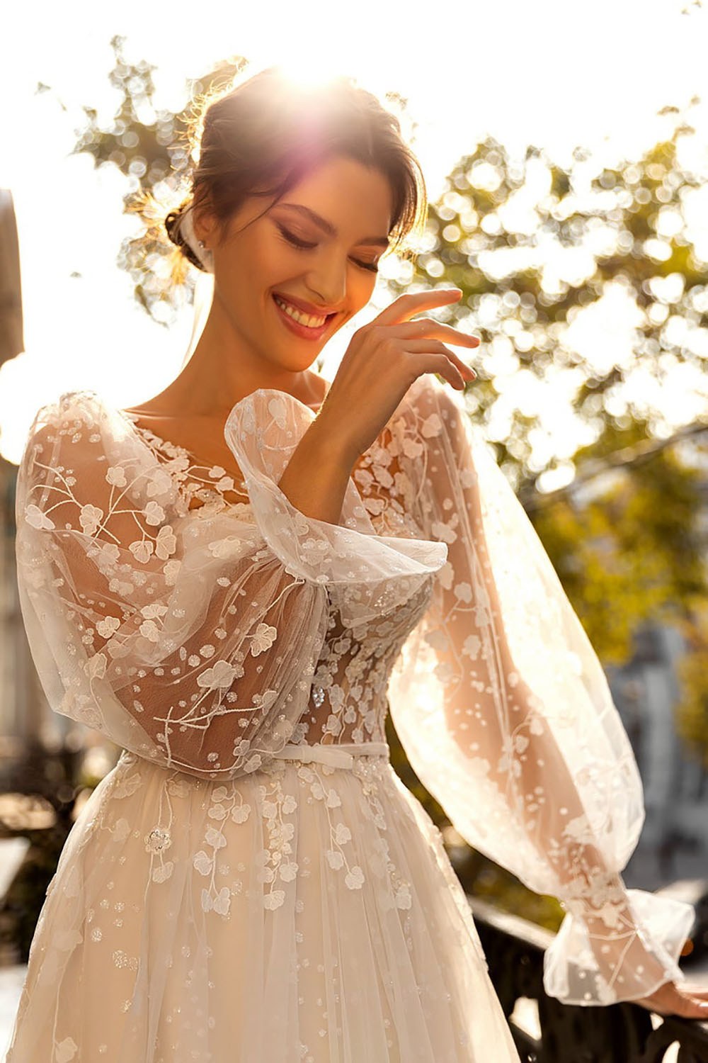 Elegant A-line Wedding Dresses Long Sleeve Sexy V Neck A Line Bridal Gowns Lace Appliques High Waist Plus Size Sweep Length Train Custom Made