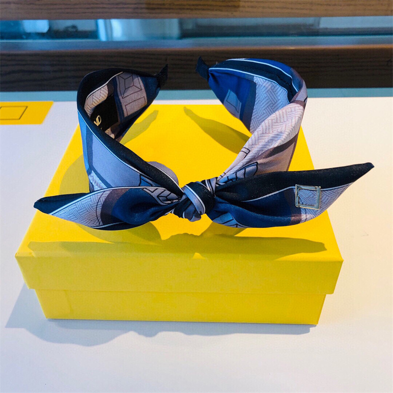 Fashion Hair Clips Designers Women Headband Luxury Letter Printing Wide Hair Bands Bow Tie Hairs Accessories Girls Party Headwraps
Fashion Hair Clips Designers Women Headband Luxury Letter Printing Wide Hair Bands Bow Tie Hairs Accessories Girls Party Headwraps