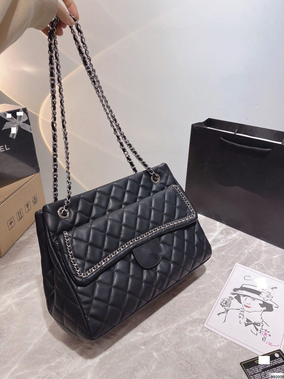 Luxury Women's Handbag New Trend Fashionable Women's Rhombic Square Bags Simple Single Shoulder Chain Messenger Bag, Black
Luxury Women's Handbag New Trend Fashionable Women's Rhombic Square Bags Simple Single Shoulder Chain Messenger Bag, Black