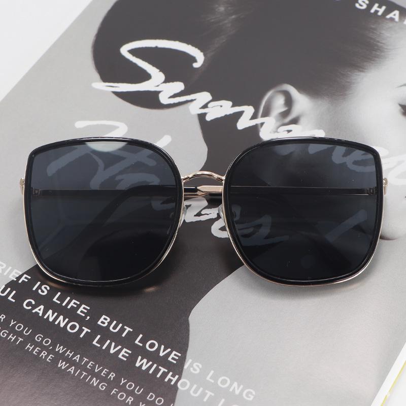 Sunglasses Fashion UV400 Protection Comfortable Durable Oversized Eyewear Frame Outdoor Traveling Activities Essential GlassesSunglasses
Sunglasses Fashion UV400 Protection Comfortable Durable Oversized Eyewear Frame Outdoor Traveling Activities Essential GlassesSunglasses
