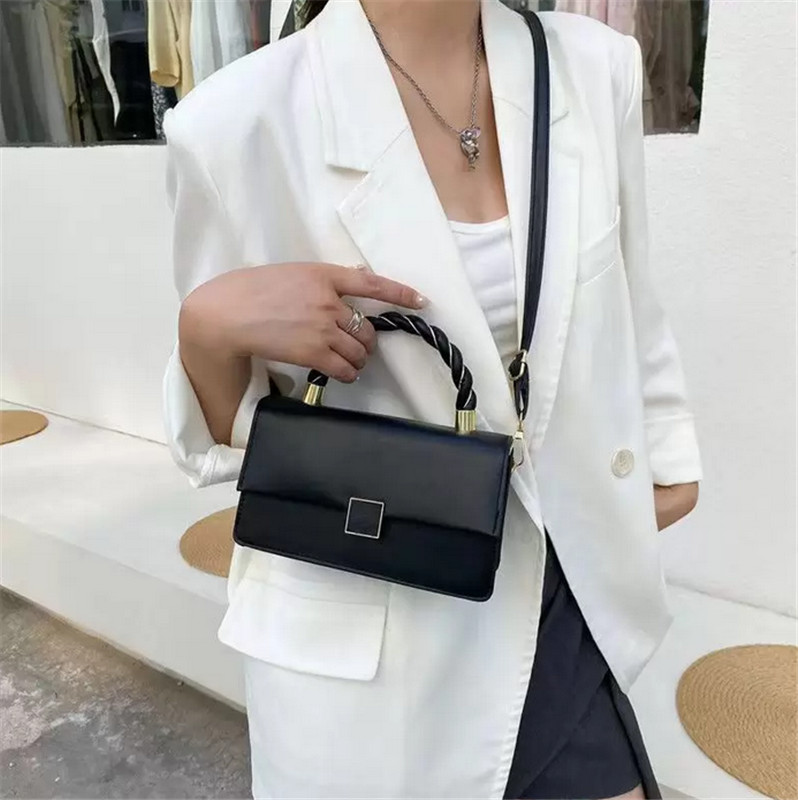 Summer Women Purse and Handbags 2022 New Fashion Casual Small Square Bags High Quality Unique Designer Shoulder Messenger Bags H0450
Summer Women Purse and Handbags 2022 New Fashion Casual Small Square Bags High Quality Unique Designer Shoulder Messenger Bags H0450