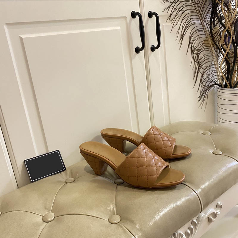 Designer Women Heel Mules sandals Lambskin Yellow style indoor Slippers Summer Luxury Fashion Ladies Beach Flat Flip Flops sandal, Clear
Designer Women Heel Mules sandals Lambskin Yellow style indoor Slippers Summer Luxury Fashion Ladies Beach Flat Flip Flops sandal, Clear