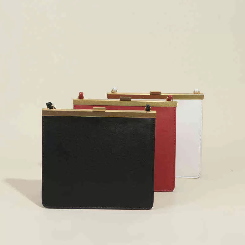 Briefcases 2021 Metal Buckle Leather Women's Single Shoulder Msenger Bag Busins Document Portable Side Clip Bag
Briefcases 2021 Metal Buckle Leather Women's Single Shoulder Msenger Bag Busins Document Portable Side Clip Bag