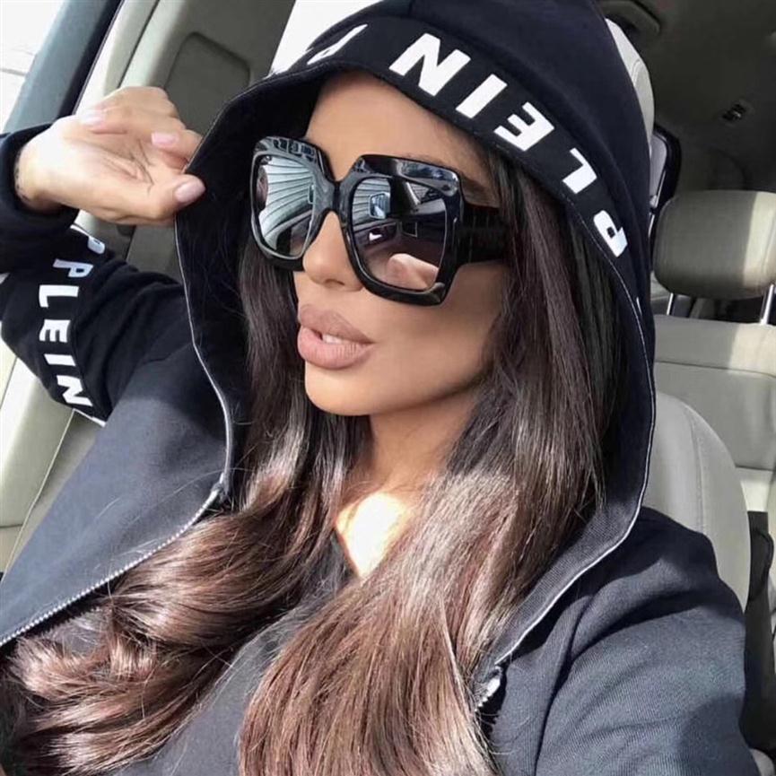0053S 008 54mm Oversized Square Black Women Sunglasses New Mixed color Glittered Gradient Oversized Square Sunglasses with tags bo2956
0053S 008 54mm Oversized Square Black Women Sunglasses New Mixed color Glittered Gradient Oversized Square Sunglasses with tags bo2956