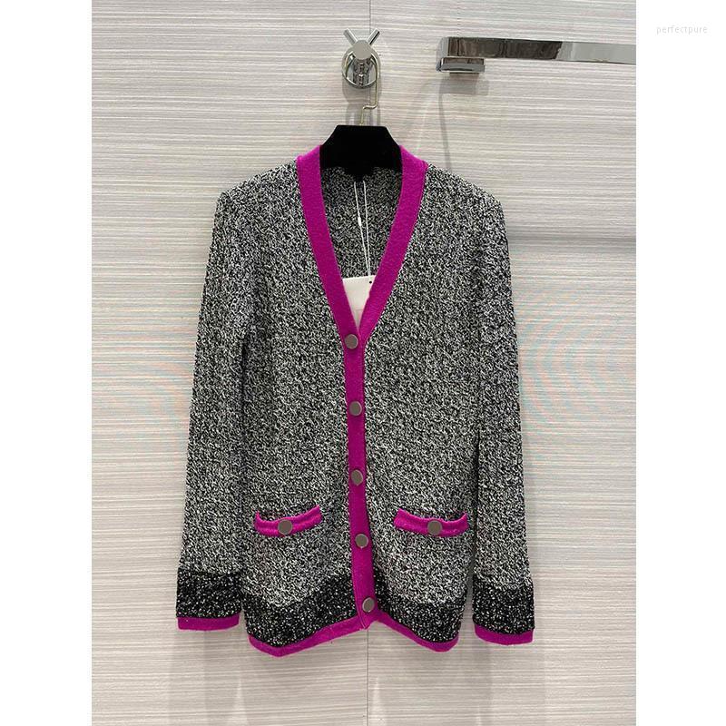 Women' Knits & Tees High End 21 Winter Runway Women Knitted Cashmere Cardigans Fashion Chic V Neck Contrast Color Female Outwear Logo Butto, Like picture
Women' Knits & Tees High End 21 Winter Runway Women Knitted Cashmere Cardigans Fashion Chic V Neck Contrast Color Female Outwear Logo Butto, Like picture