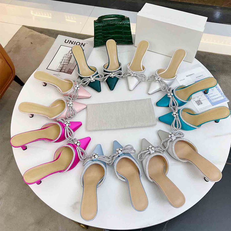 Top quality sandals womens Dress shoes Designers 6.5cm Heeled slippers Genuine Leather Fashion Bow Crystal Embellishments rhinestone 35-42, Custom made
Top quality sandals womens Dress shoes Designers 6.5cm Heeled slippers Genuine Leather Fashion Bow Crystal Embellishments rhinestone 35-42, Custom made
