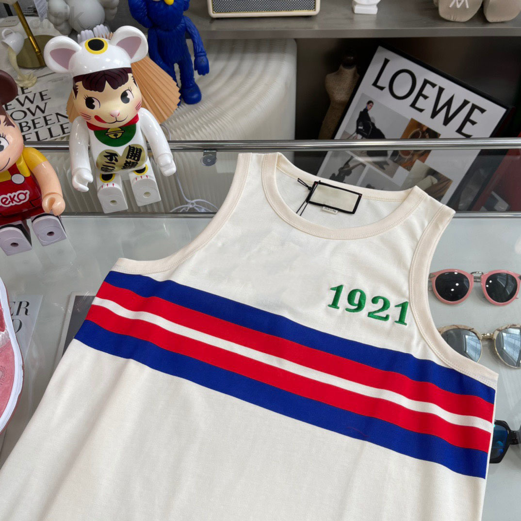 2023ss Spring And Summer New High Grade Cotton Printing Short Sleeve Round Neck Panel T-Shirt Color Black White Size L/XL/2XL/3XL/4XL
2023ss Spring And Summer New High Grade Cotton Printing Short Sleeve Round Neck Panel T-Shirt Color Black White Size L/XL/2XL/3XL/4XL