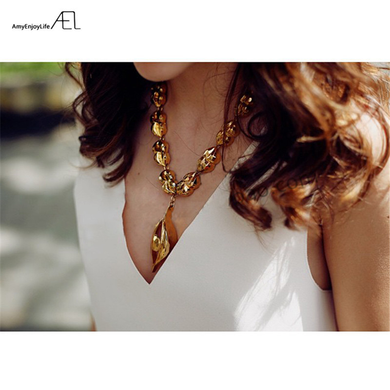 AEL Fashion White V-neck Short Vest Tops Sexy Backless Lady Clothse Summer High Quality Women Casual Boutique Clothing 220325