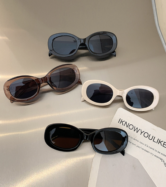 Retro Trend Summer Versatile Sunglasses Women's Personalized Oval European and American Street Snap Summer Driving Sun Protection by the Sea Sunglasses
Retro Trend Summer Versatile Sunglasses Women's Personalized Oval European and American Street Snap Summer Driving Sun Protection by the Sea Sunglasses