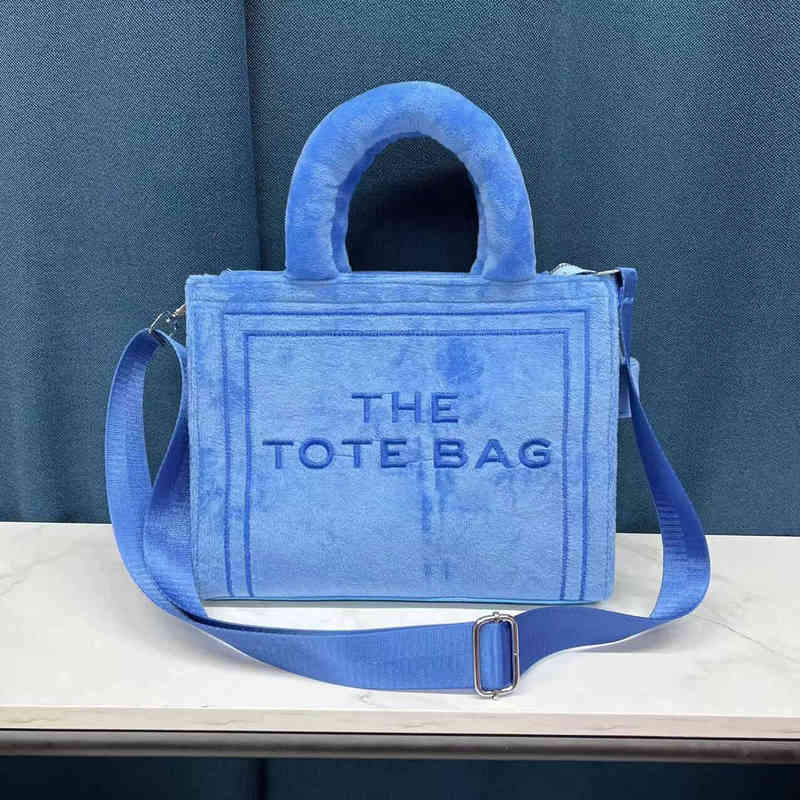 2022 New Autumn Winter Plush Tote Bag Designer Women Handbags Luxury Faux Fur Shoulder Crossbody Bags Fashion Small Shopper Purses, Rose red
2022 New Autumn Winter Plush Tote Bag Designer Women Handbags Luxury Faux Fur Shoulder Crossbody Bags Fashion Small Shopper Purses, Rose red