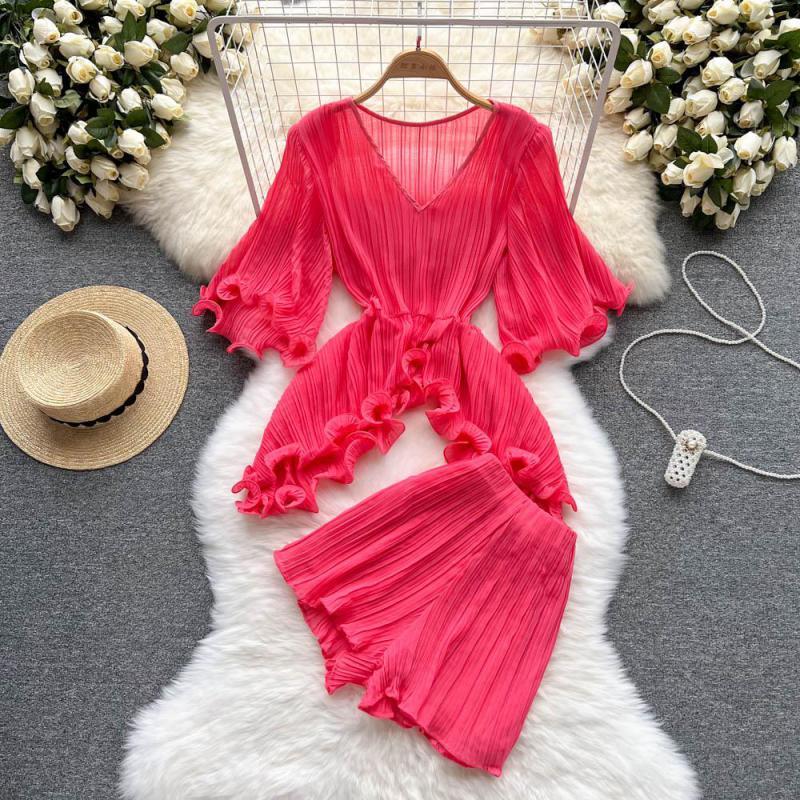 Women's Tracksuits European And American Suit Women Summer 2022 Fashion Chiffon Two Piece Set Short Sleeve Irregular Top Shorts Female Outfi
Women's Tracksuits European And American Suit Women Summer 2022 Fashion Chiffon Two Piece Set Short Sleeve Irregular Top Shorts Female Outfi
