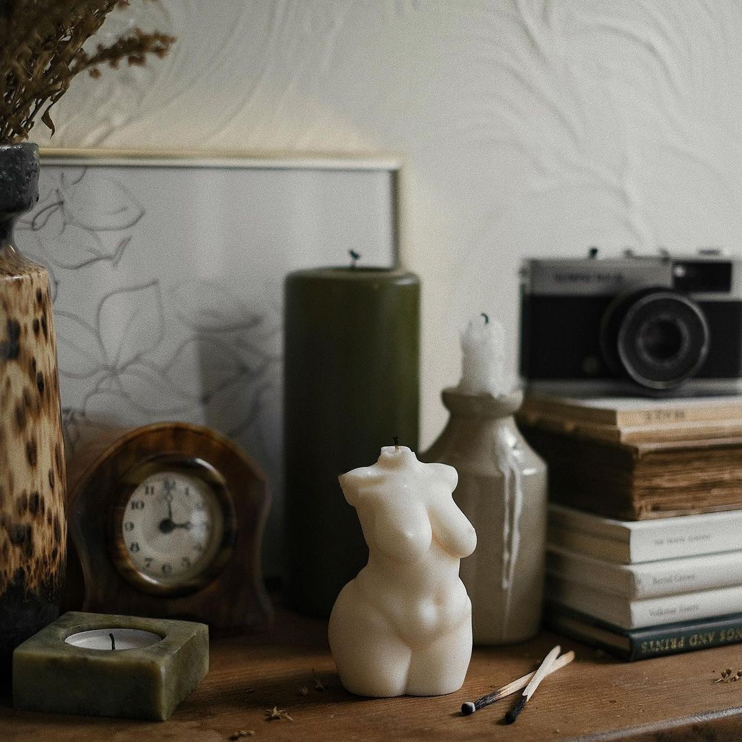 Elegant Figurative Women's Body Candles Artistic Candle Design for Chic Home Ambiance Enhancement