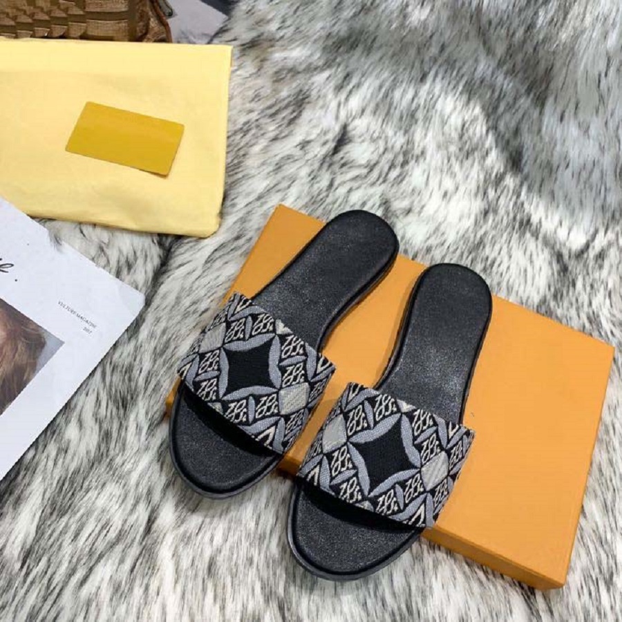 High quality Stylish Slippers Tigers Fashion Classics Slides Sandals Men Women shoes Tiger Cat Design Summer Huaraches with dustbag by bagshoe1978 1-7, Box
High quality Stylish Slippers Tigers Fashion Classics Slides Sandals Men Women shoes Tiger Cat Design Summer Huaraches with dustbag by bagshoe1978 1-7, Box