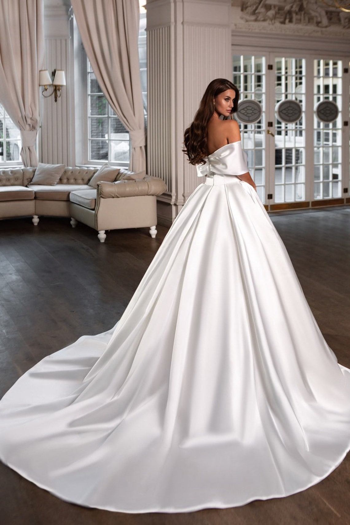 2022 Simple White Satin A Line Wedding Dress Off The Shoulder Short Sleeve Korean Style Bridal Gowns Court Train Charming Bride Dresses