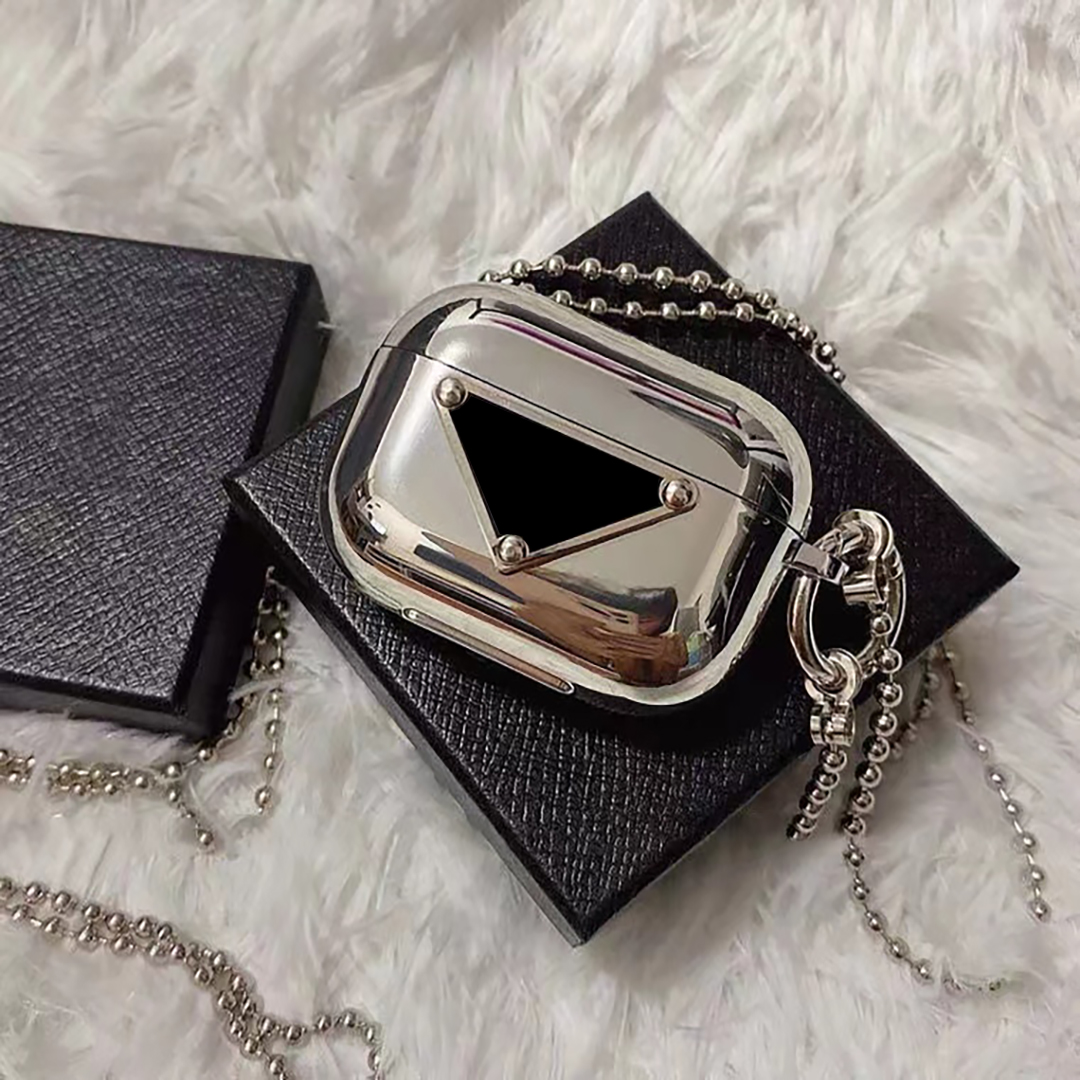 Fashion Designer AirPods Cases for Headset Accessories pro 1 2 3 Beautiful gifts leather Retro Classic Bluetooth Protective Cover with Cute Chain Logo Box
Fashion Designer AirPods Cases for Headset Accessories pro 1 2 3 Beautiful gifts leather Retro Classic Bluetooth Protective Cover with Cute Chain Logo Box