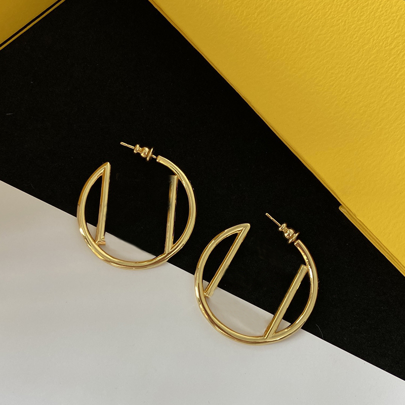 Hip Hop Circle Pendant Studs Gold Earrings Fashion Letter Designer Earring Vintage Stainless Stud Jewelry
Hip Hop Circle Pendant Studs Gold Earrings Fashion Letter Designer Earring Vintage Stainless Stud Jewelry