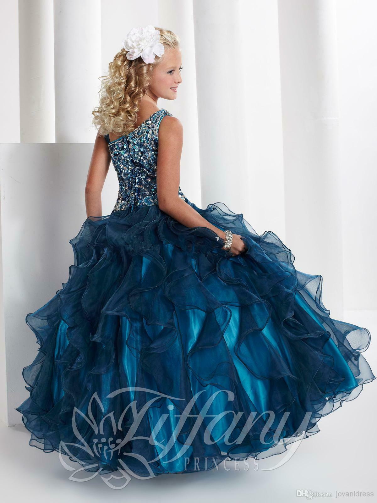 Wholesale Crystals Beaded Halter In Stock Flower Girl Dresses For Teens Ball Gown Halter Puffy Ruffles Skirt Little Girls Pageant Gowns, Navy blue
Wholesale Crystals Beaded Halter In Stock Flower Girl Dresses For Teens Ball Gown Halter Puffy Ruffles Skirt Little Girls Pageant Gowns, Navy blue