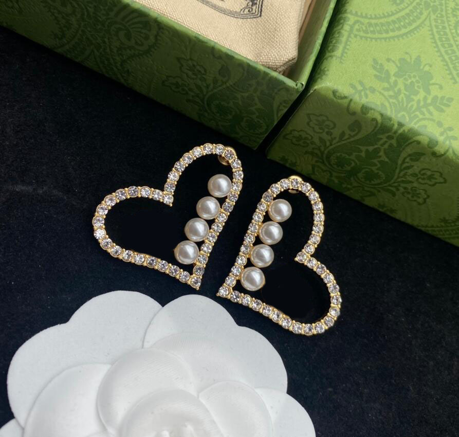 Personality designer letter earring stud classic pearl earrings bijoux for women lady bride Party wedding lovers gift engagement jewelry gift
Personality designer letter earring stud classic pearl earrings bijoux for women lady bride Party wedding lovers gift engagement jewelry gift