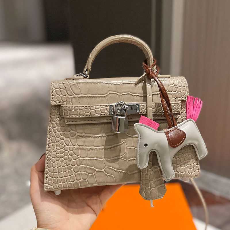 Ladies Handbag Alligator Shoulder Bag Flap Tote Bag Genuine Leather Hardware Lock Hasp Colorful Animal Pendant Embossed Stamp Letters High Quality Wallets, Blue
Ladies Handbag Alligator Shoulder Bag Flap Tote Bag Genuine Leather Hardware Lock Hasp Colorful Animal Pendant Embossed Stamp Letters High Quality Wallets, Blue