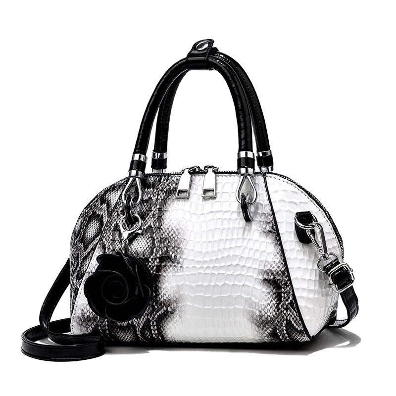 Vintage Bags Serpentine Handbags Women Designer Shoulder Tassel Flower Messenger Bag Sac A Main Femme Crossbody Bag For girls wallets, As photo
Vintage Bags Serpentine Handbags Women Designer Shoulder Tassel Flower Messenger Bag Sac A Main Femme Crossbody Bag For girls wallets, As photo