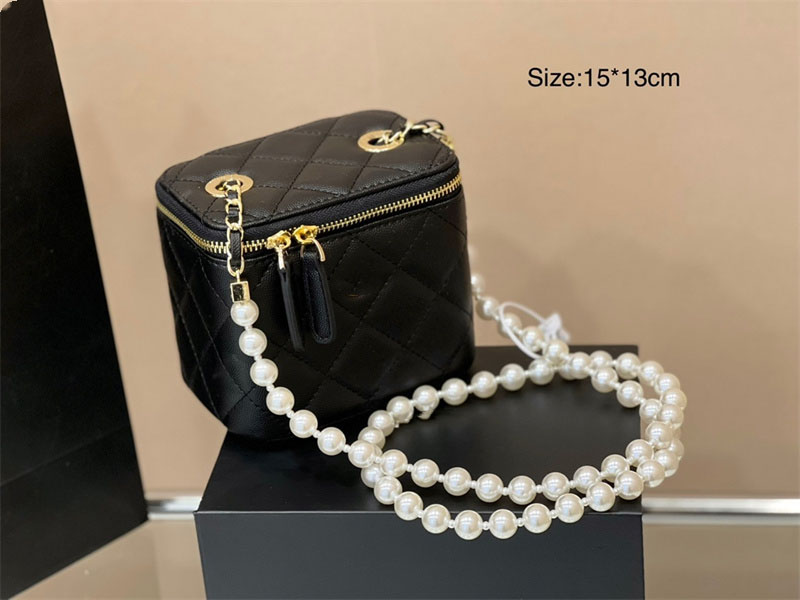 Luxury Mini Bag Trunk Lady Shoulder Bags Designer Wallets Lambskin Quilted Crush Vanity Case With Pearl Strap Crossbody Bags Fashion Women Clutch Purses Size 15*13cm, Black
Luxury Mini Bag Trunk Lady Shoulder Bags Designer Wallets Lambskin Quilted Crush Vanity Case With Pearl Strap Crossbody Bags Fashion Women Clutch Purses Size 15*13cm, Black
