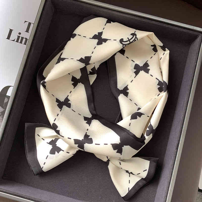 Designer Celin Handbag Silk Scarf Head Bag Hair Autumn and Winter Foreign Style Fashion New Small Strip Binding Bag Tie Shirt Decorative Scarf Thin Women
Designer Celin Handbag Silk Scarf Head Bag Hair Autumn and Winter Foreign Style Fashion New Small Strip Binding Bag Tie Shirt Decorative Scarf Thin Women