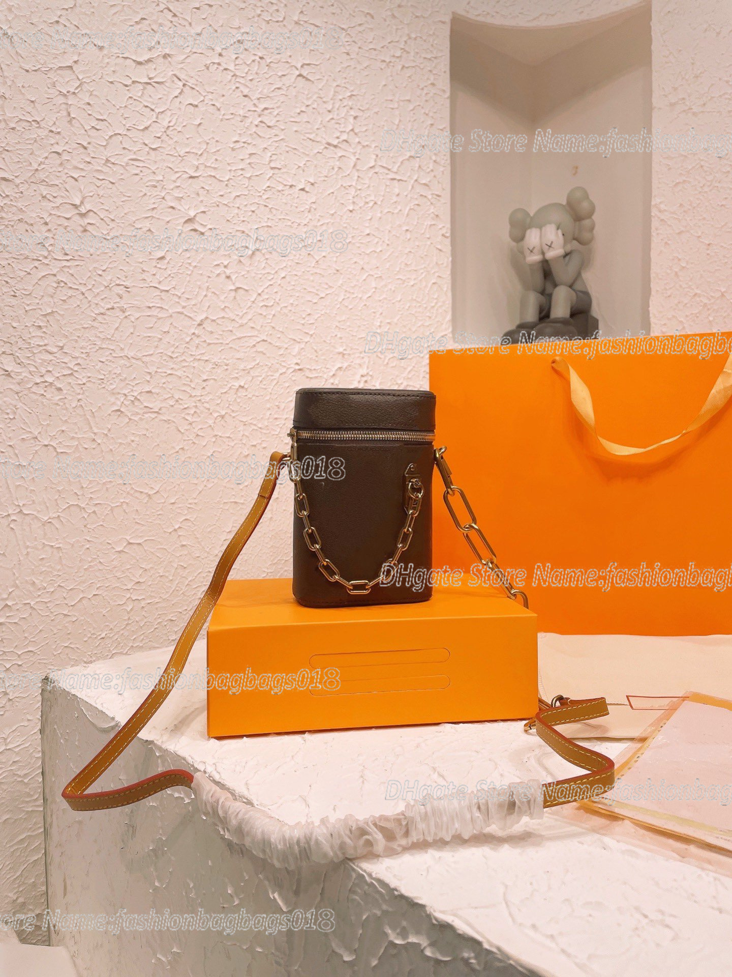 Buckle Phone Box Cross Body Bags Brown Gold Monograms coated canvas designers Womens Handbags Purses Wallet M44914 Small Chain Bags
Buckle Phone Box Cross Body Bags Brown Gold Monograms coated canvas designers Womens Handbags Purses Wallet M44914 Small Chain Bags