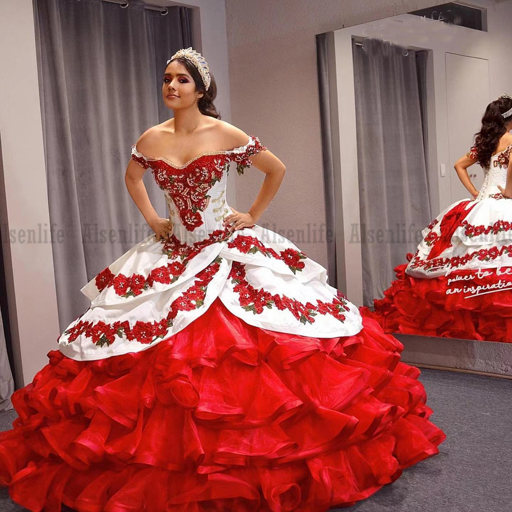 Exquisite vestido de 15 anos Quinceanera Dresses Applique Beaded Sweet 16 Dress Sweetheart Pageant Gowns Sweep Train