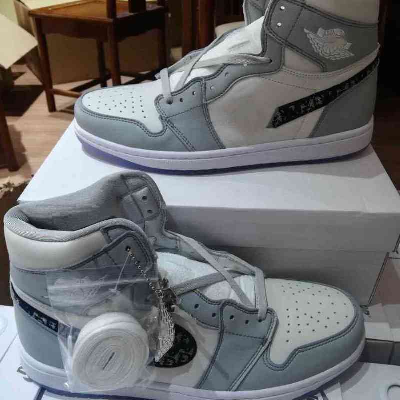 With box Officially revealed anniversary collaboration Grey White French fashion style label Kim Jones Sneaker shoe size36-46 jj
With box Officially revealed anniversary collaboration Grey White French fashion style label Kim Jones Sneaker shoe size36-46 jj