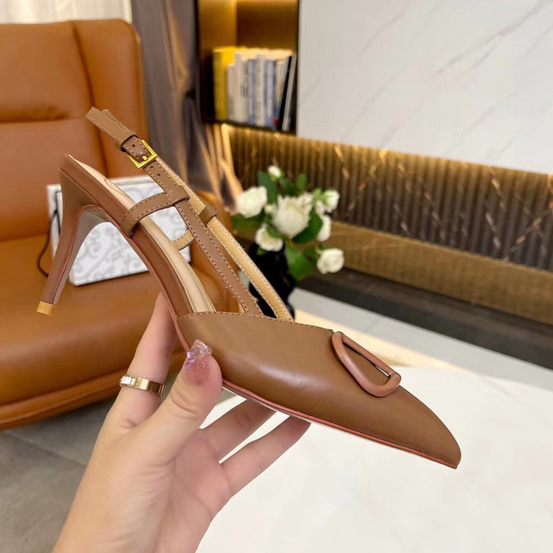 Designer Women Luxury Sandals Dress Shoes Heel Leather Rivets Black pointed Women Heels Fashion brand Party Wedding Heels
Designer Women Luxury Sandals Dress Shoes Heel Leather Rivets Black pointed Women Heels Fashion brand Party Wedding Heels