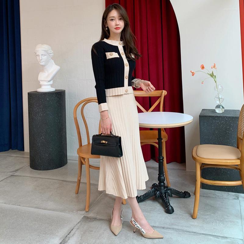 Women' Knits & Tees Korean Chic Round Neck Single-Breasted Slim Sweater High Waist Pleated Knitted Skirt Mari22, Black suit
Women' Knits & Tees Korean Chic Round Neck Single-Breasted Slim Sweater High Waist Pleated Knitted Skirt Mari22, Black suit