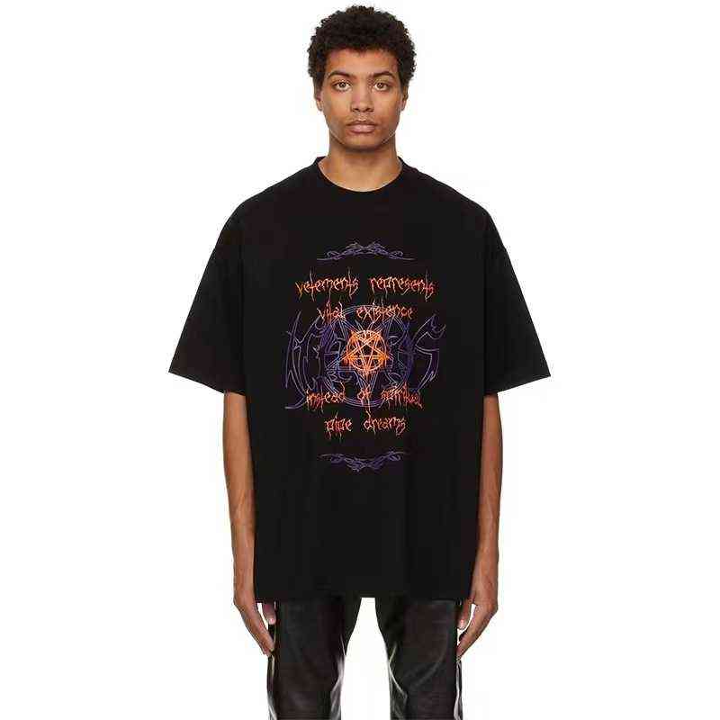 Vetements Fashion Brand T-shirt Men' American Short Sleeve Spring and Summer Pure Cotton Hip-hop Loose Half T-shirt, Black 
Vetements Fashion Brand T-shirt Men' American Short Sleeve Spring and Summer Pure Cotton Hip-hop Loose Half T-shirt, Black