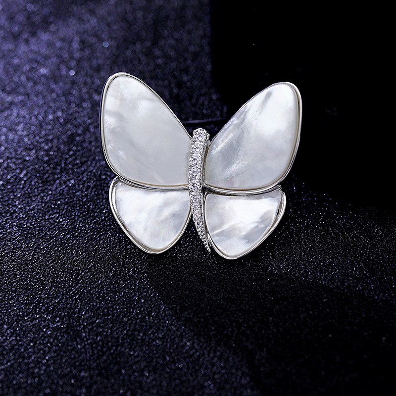 Elegant Design Butterfly Shape Natural Shell Brooches Silver Pin Breast Pins for Women Gift