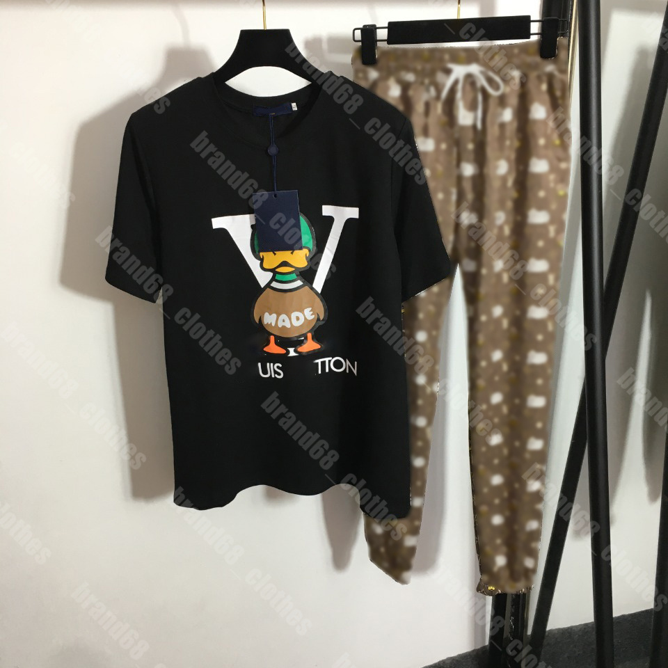 22ss Women Two Piece Pants Sets logo print t-shirt trousers sets pullover Breathable Sweatpants running Tracksuit luxury louisclothes brand female Apparel, 11
22ss Women Two Piece Pants Sets logo print t-shirt trousers sets pullover Breathable Sweatpants running Tracksuit luxury louisclothes brand female Apparel, 11