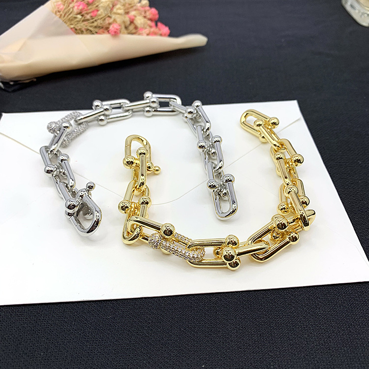 Luxury diamond link chain bracelet for woman girls gold silver letters T interlocking cubic zirconia fashion designer jewelry bracelet handmade accessories gifts
Luxury diamond link chain bracelet for woman girls gold silver letters T interlocking cubic zirconia fashion designer jewelry bracelet handmade accessories gifts