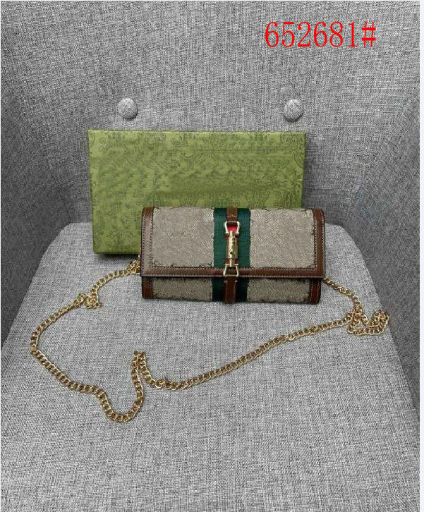 designer Women Handbags Silver Chain Shoulder Bags Crossbody Soho Bag Disco Messenger Bag Purse Wallet 2colors in stock 652681#, Brown
designer Women Handbags Silver Chain Shoulder Bags Crossbody Soho Bag Disco Messenger Bag Purse Wallet 2colors in stock 652681#, Brown