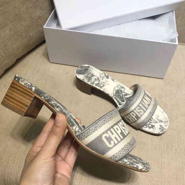 Dr Sandal Slippers Flats Women Leisure Designer Chrstan Luxury Outdoor Thong Leather Slide Shoes Ladies Trendy Italian Style 2GXQ, Apricot drill / mid heel
Dr Sandal Slippers Flats Women Leisure Designer Chrstan Luxury Outdoor Thong Leather Slide Shoes Ladies Trendy Italian Style 2GXQ, Apricot drill / mid heel