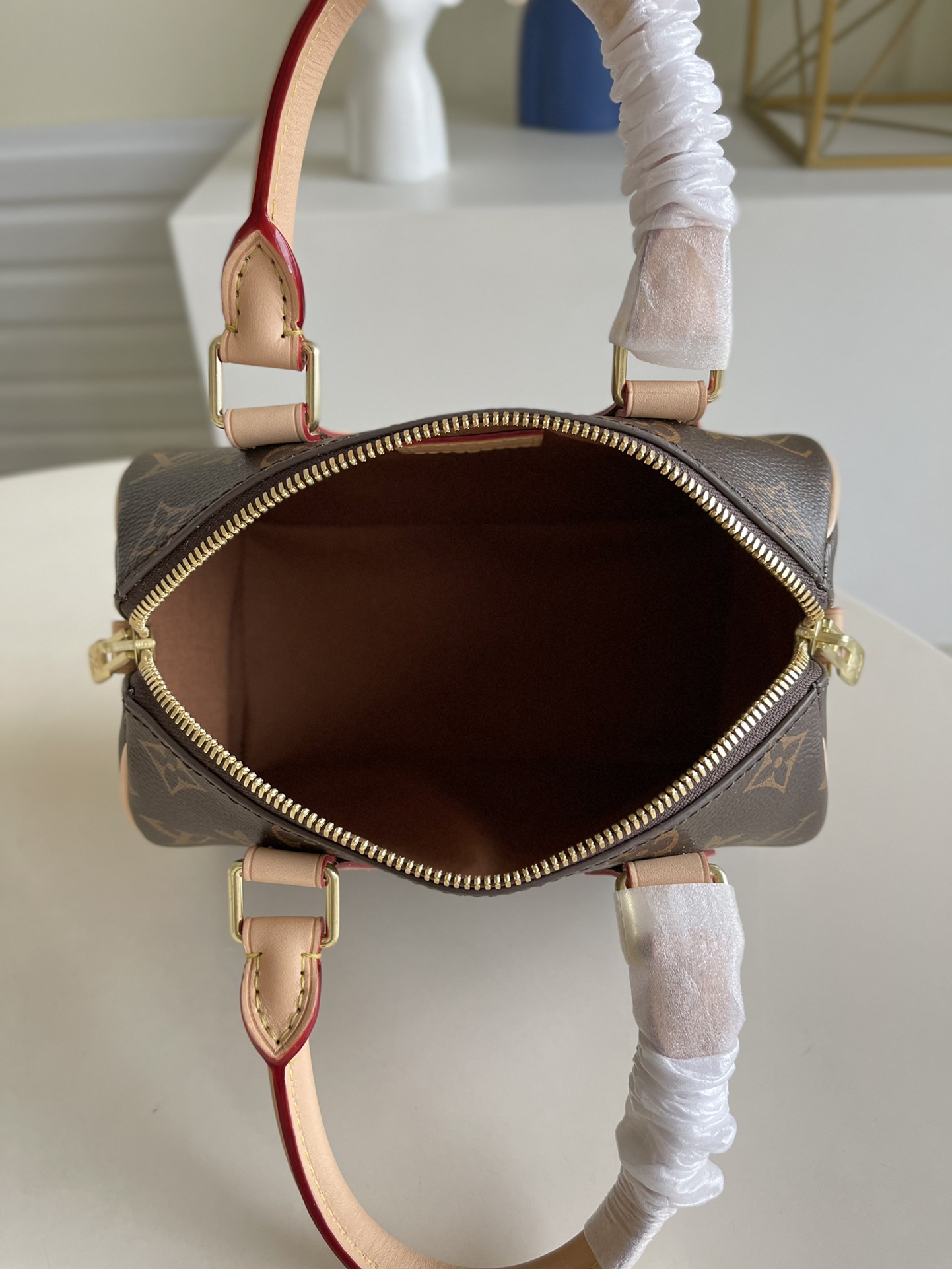 NANO SPEEDY Handbags Pillow Bag Handbag Wallet Gaston Designer Bags Size 16 10 CM Leather Luxury NO.M41112
NANO SPEEDY Handbags Pillow Bag Handbag Wallet Gaston Designer Bags Size 16 10 CM Leather Luxury NO.M41112