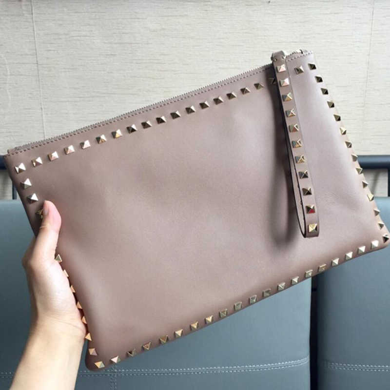Classic Rivet Clutch Bag Women Handbags Purse Studs Hand Bag Fashion Letter Wristlet Wallet Top Quality Genuine Leather Lady Evening Bags, Box
Classic Rivet Clutch Bag Women Handbags Purse Studs Hand Bag Fashion Letter Wristlet Wallet Top Quality Genuine Leather Lady Evening Bags, Box