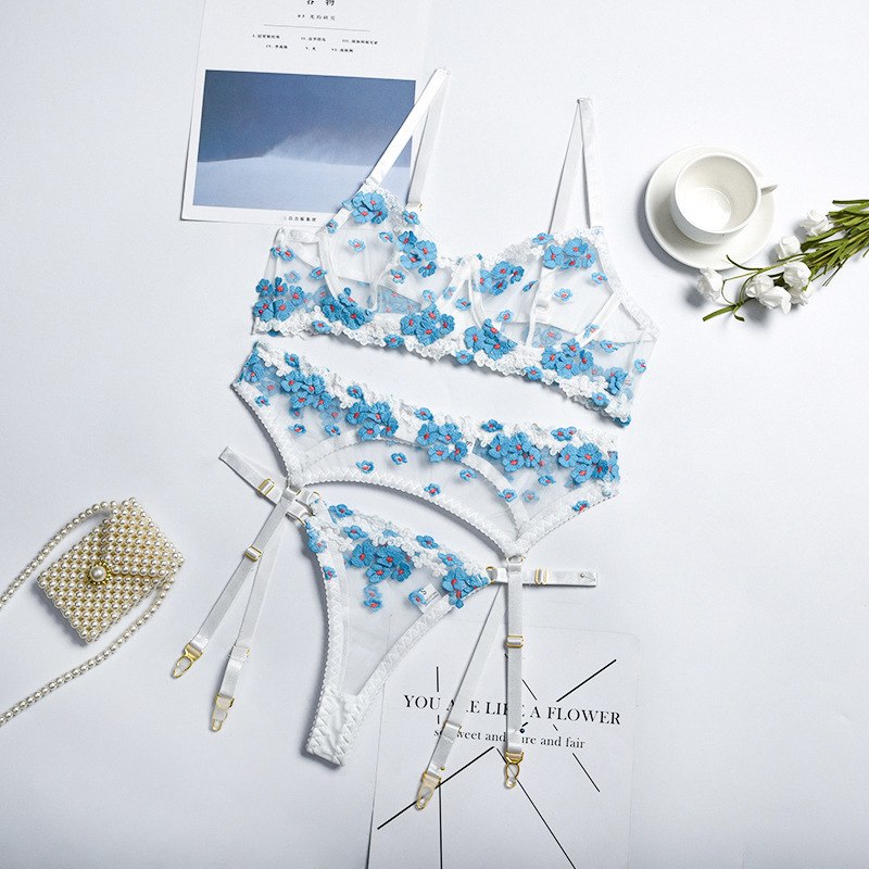 White Women's Sexy Lingerie Set Applique Embroidered Hollow Transparent Underwear Garter Thong Gathered Bra 3pcs 220513
